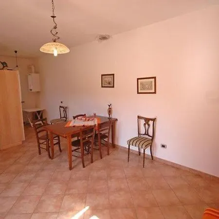 Sleeps 4 Apartment Passignano sul Trasimeno